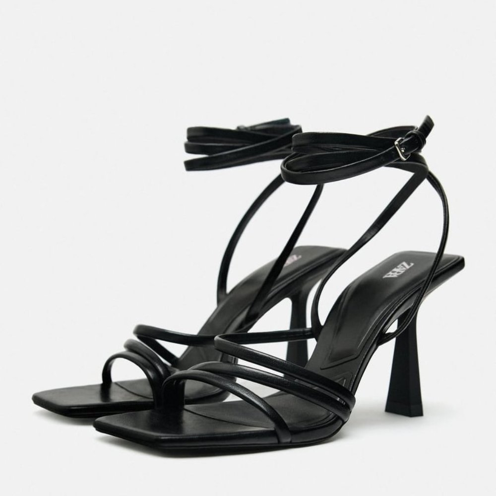 CROSS STRAPPED HEELED SANDALS